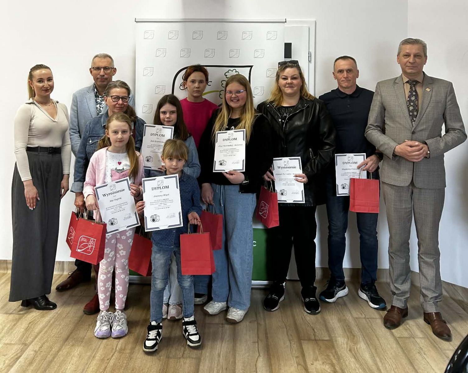 Wręczenie nagród - Konkurs Fotograficzny &bdquo;Gmina Joniec, moje miejsce na ziemi&rdquo; etap I - fotorelacja