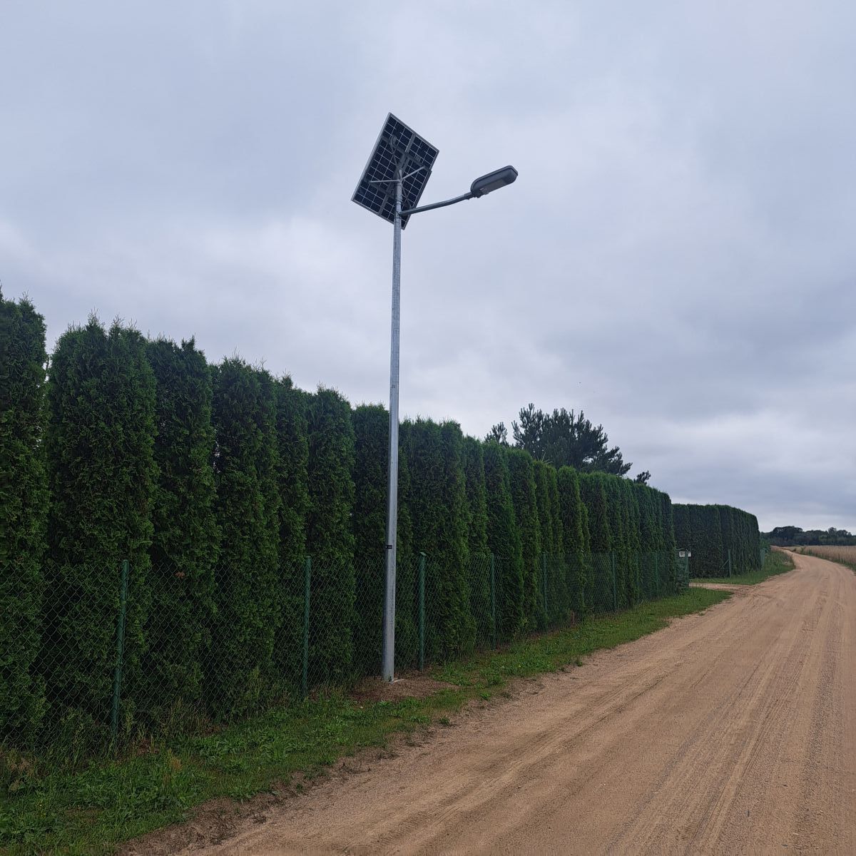 Zakup i montaż solarnego oświetlenia drogowego w miejscowości Adamowo