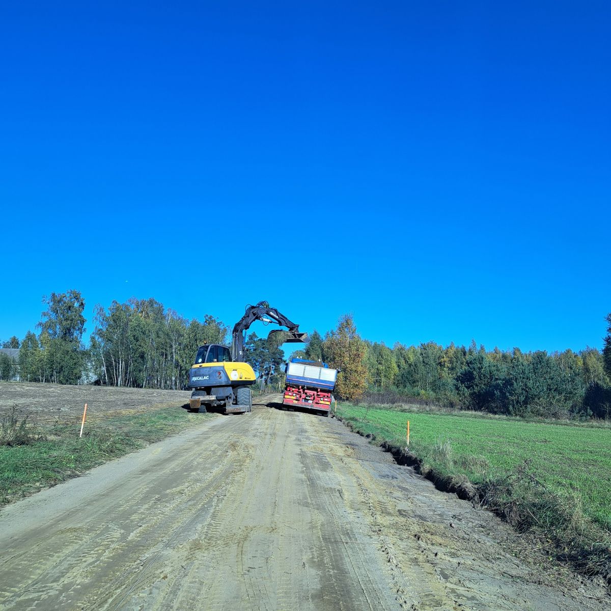 Budowa drogi w Adamowie - kolejny odcinek