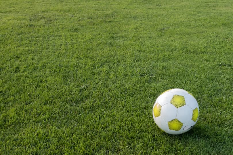 Uprzejmie informujemy, że w dniu dzisiejszym (16.07.2025 r.), z uwagi na niekorzystne warunki atmosferyczne, boisko szkolne oraz plac zabaw pozostaną nieczynne.