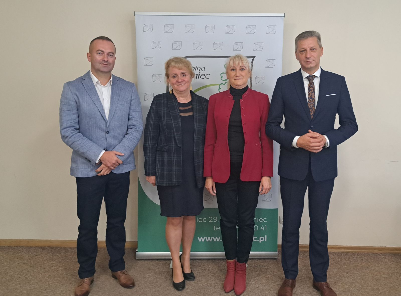 Podpisanie umowy na budowę hali sportowej w Jońcu
