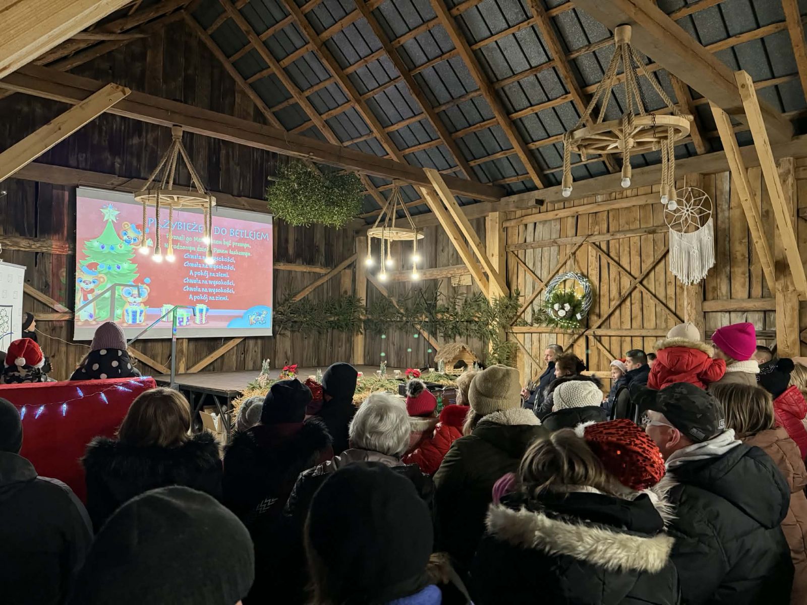 Kolędowanie oraz Joniecki Jarmark Bożonarodzeniowy 2025